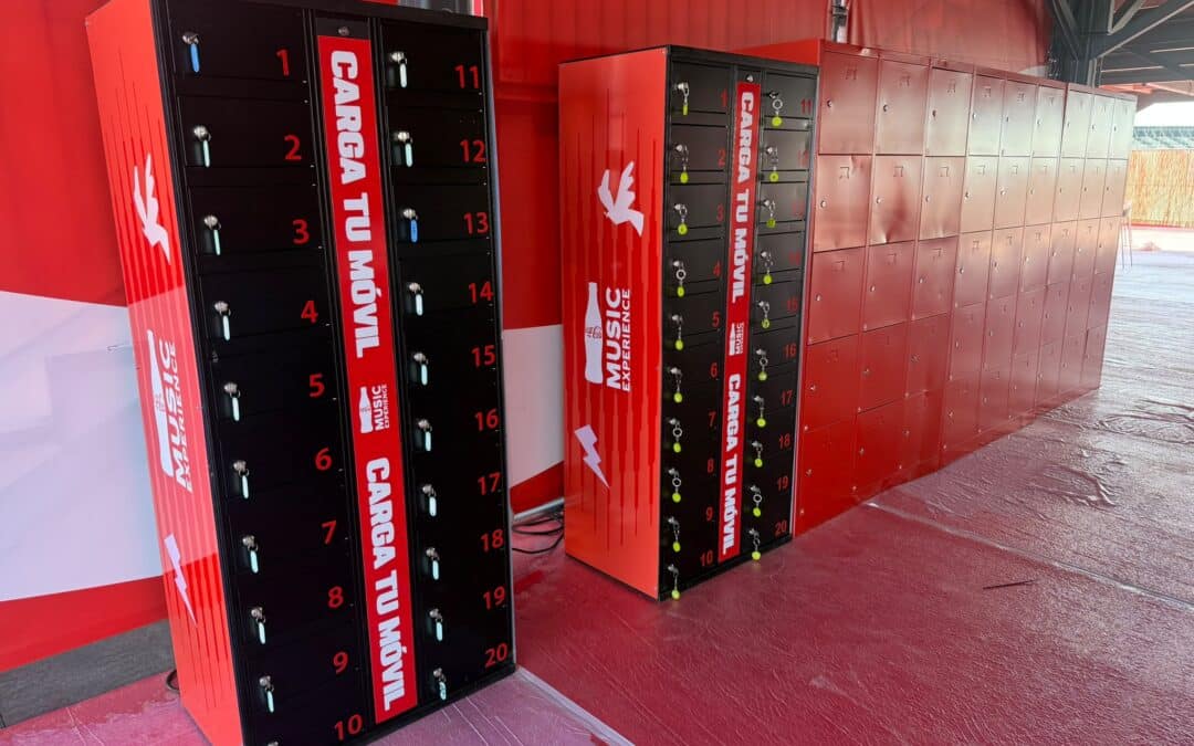 Estaciones de carga para móviles en Coca-Cola Music Experience 2026